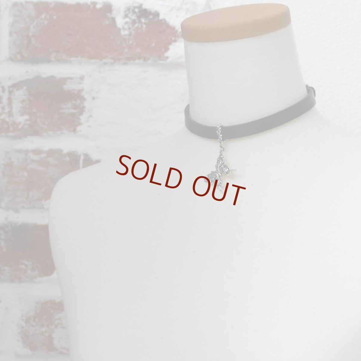 アゲハ蝶のレザーチョーカー(ブラック)