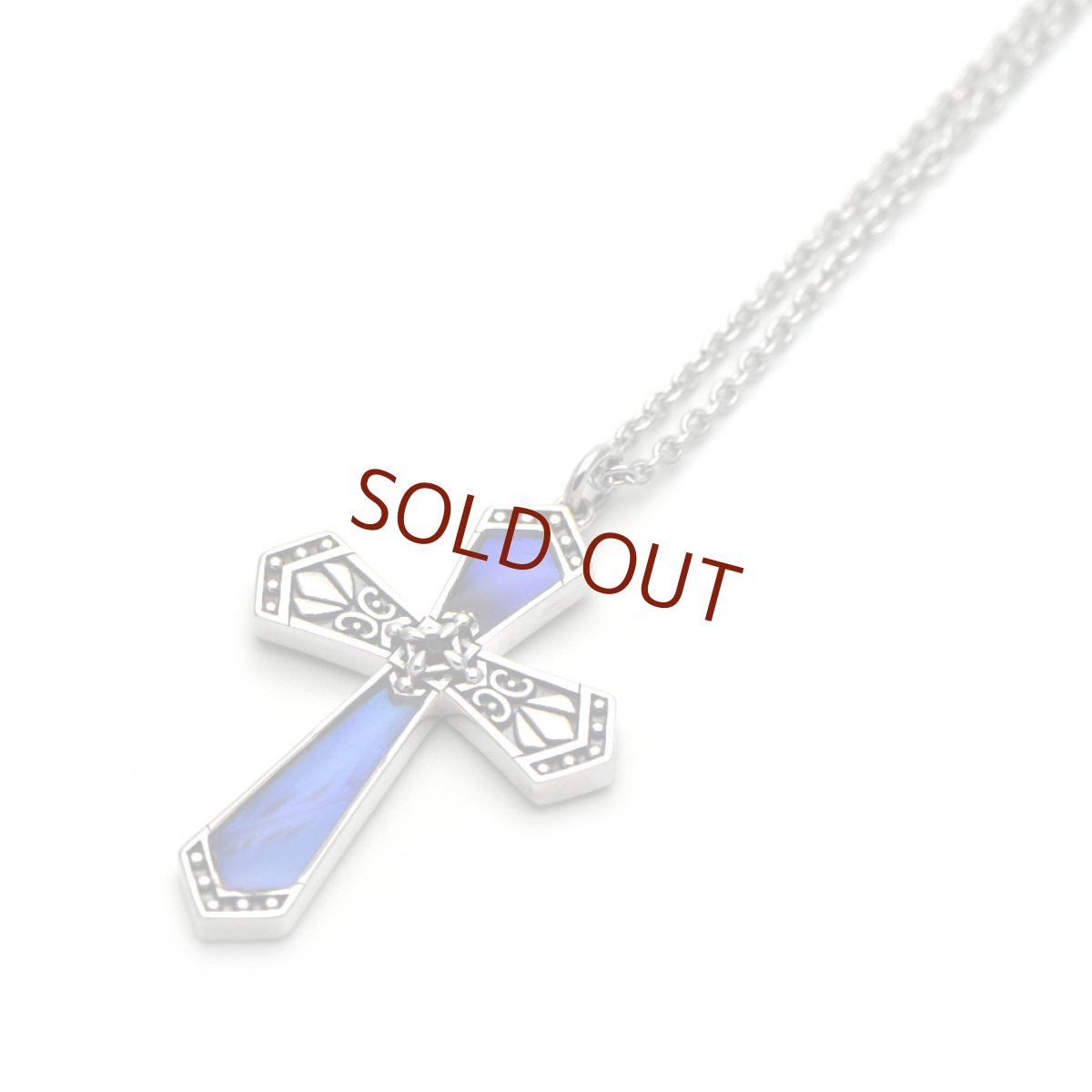 ブルーのグラデーションが神秘的なクロスペンダント070(シルバー)