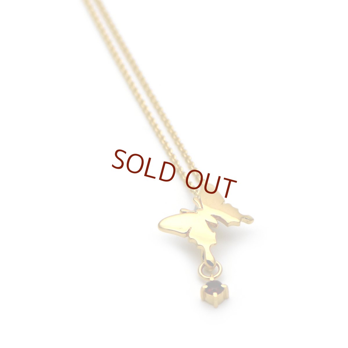 アゲハ蝶とガーネットのゴールドカラーペンダント010