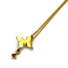 アゲハ蝶とガーネットのゴールドカラーペンダント010