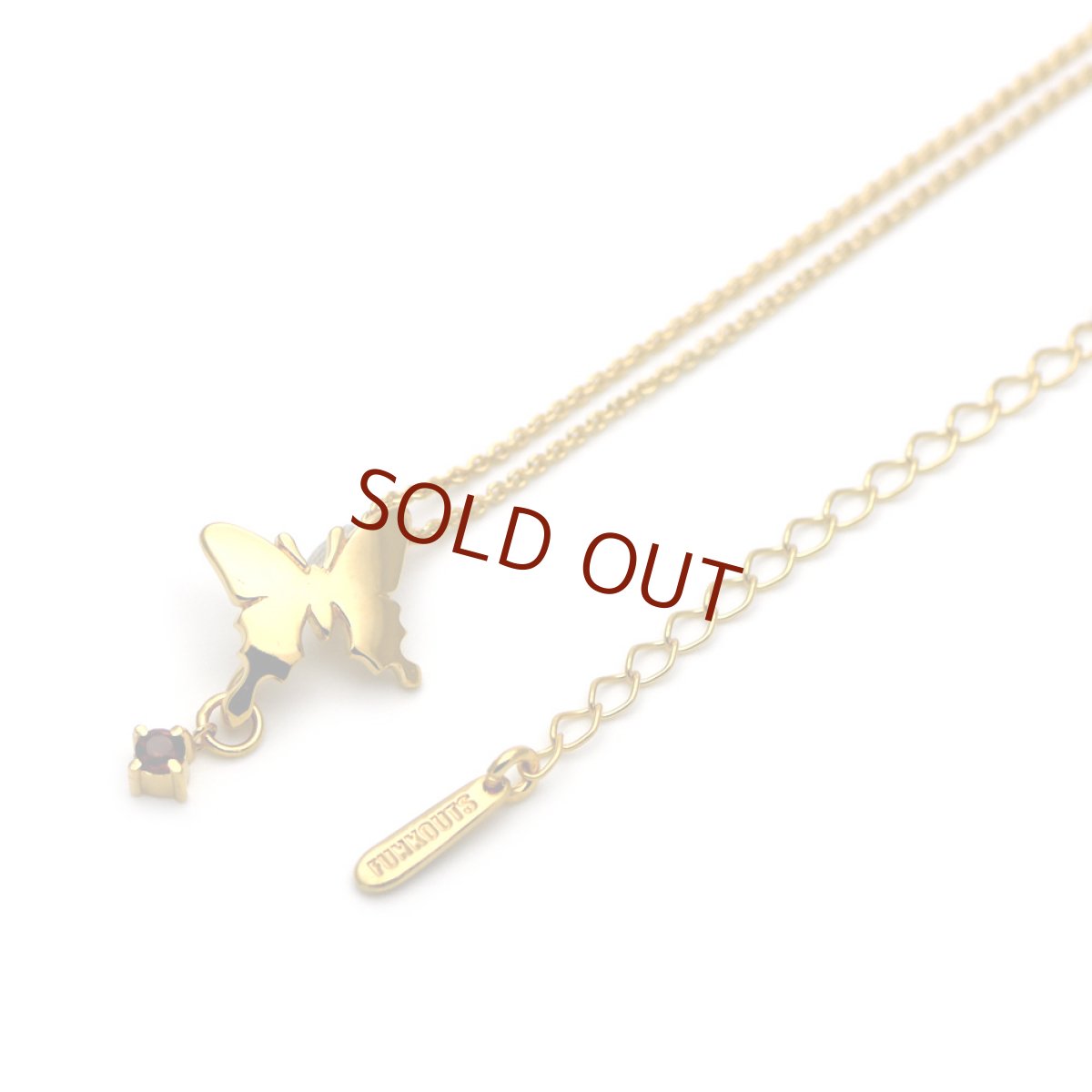 アゲハ蝶とガーネットのゴールドカラーペンダント010