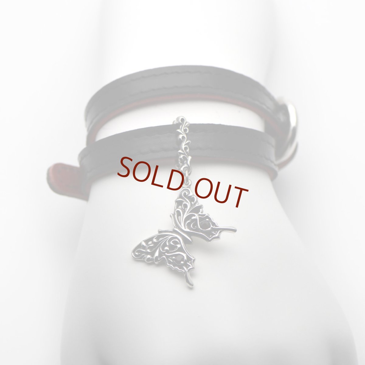 アゲハ蝶のレザーチョーカー(ブラック/レッド)【Ageha|アゲハ】【コラボアイテム】