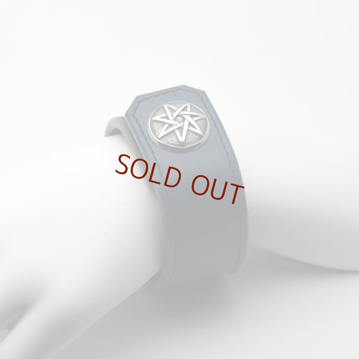 七芒星シルバーコンチョの本革ブレスレット099【cooldust | クールダスト】