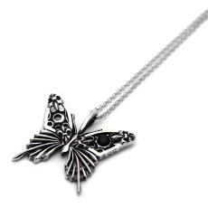 アゲハ蝶のゴシック調デザインのシルバーペンダント