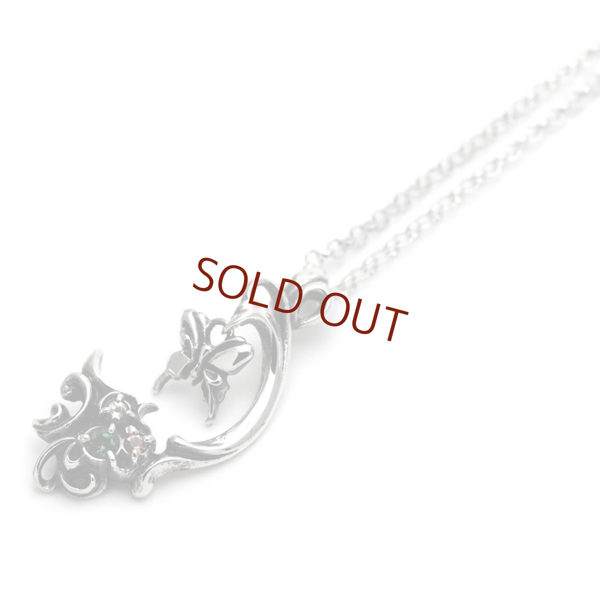 小さなアゲハ蝶と植物のシルバーペンダント