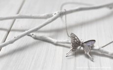 スルコウスキーモルフォ 蝶の翅 透かしの二枚羽デザイン ペンダント(シルバー)【Psyche|プシュケ】