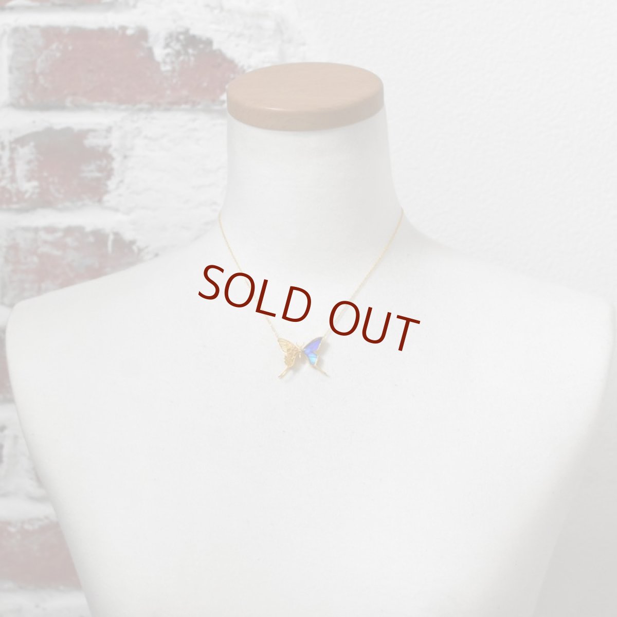 タミラスムラサキシジミ 蝶の翅 透かしの二枚羽デザイン ペンダント(ゴールド)【Psyche|プシュケ】