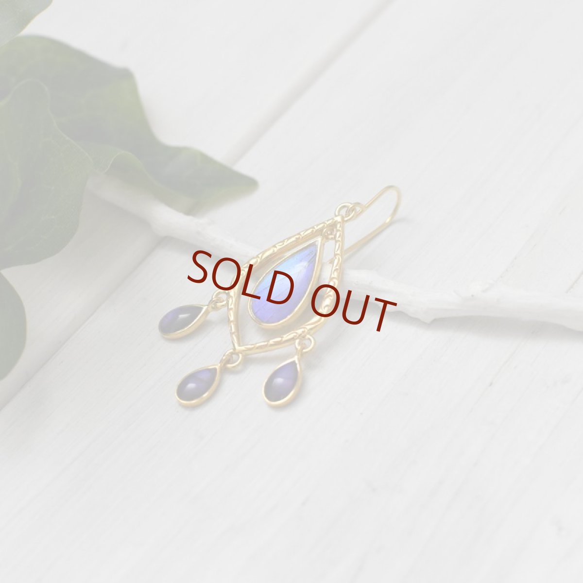 タミラスムラサキシジミ/ケンタウルスムラサキツバメ 蝶の翅 ピアス(ゴールド)[片耳]【Psyche|プシュケ】