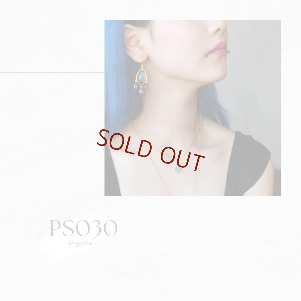 ゴシック調ラウンドペンダント(ゴールド)【Psyche|プシュケ】