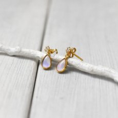 スルコウスキーモルフォ 蝶の翅 一粒雫 シルバー925 ピアス (ゴールド) [両耳]【Psyche|プシュケ】