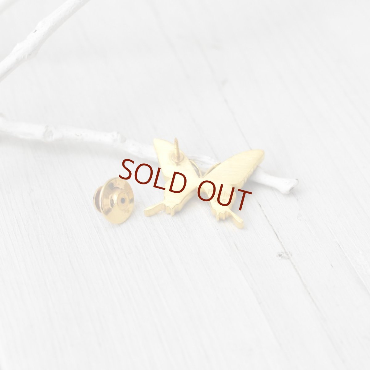 ゼフィリティスモルフォ 蝶の翅 ラペルピン シルバー925 (ゴールド)【Psyche|プシュケ】