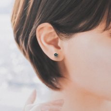 ヘキサゴナルプリズム デザイン シルバー925 ストーン ピアス【cooldust | クールダスト】