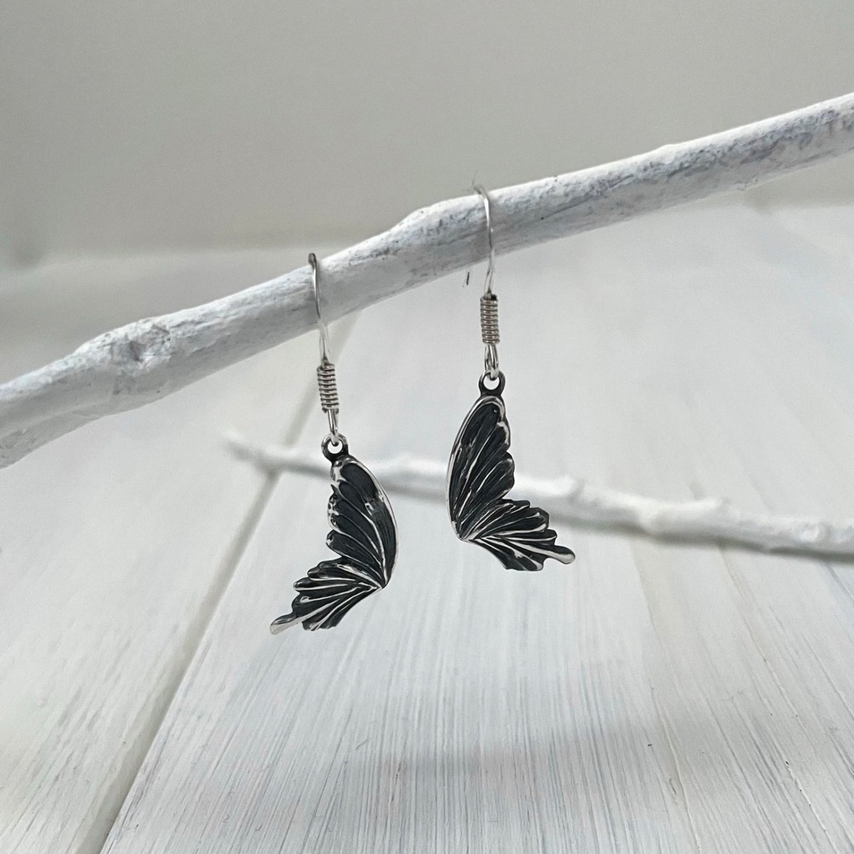 アゲハ 蝶 片羽根 デザイン シルバー925 ピアス【Ageha|アゲハ】