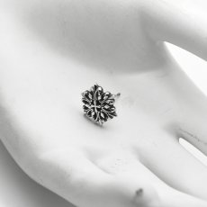 雪の結晶 スノーフレーク デザイン 文様 シルバー925 ピアス【cooldust | クールダスト】
