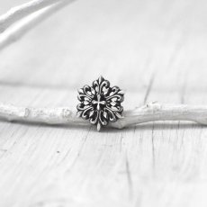 雪の結晶 スノーフレーク デザイン 文様 シルバー925 ピアス【cooldust | クールダスト】
