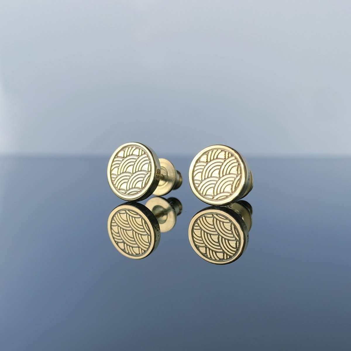 青海波 文様 耳飾り 和柄 シルバー925 ピアス (ゴールド) [両耳]【KANAME | 金目(かなめ)】