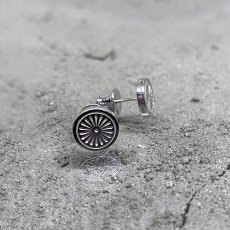 菊 文様 耳飾り 和柄 シルバー925 ピアス  [両耳]【KANAME | 金目(かなめ)】