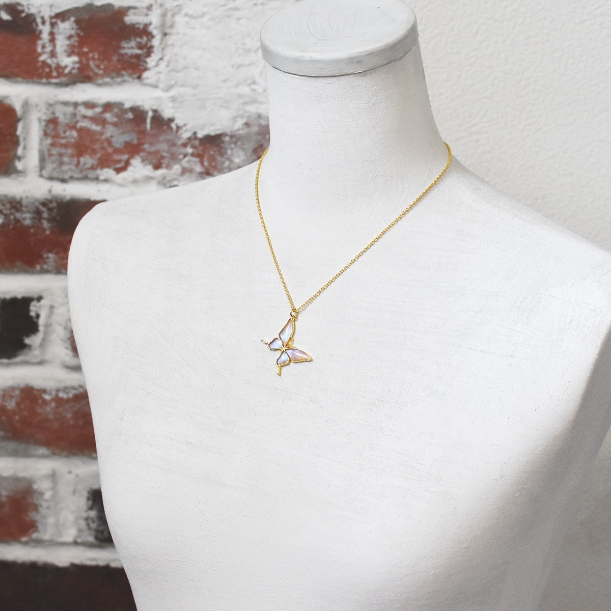 スルコウスキーモルフォ 蝶の翅 シルバー925 ペンダント ネックレス (ゴールド)【Psyche|プシュケ】