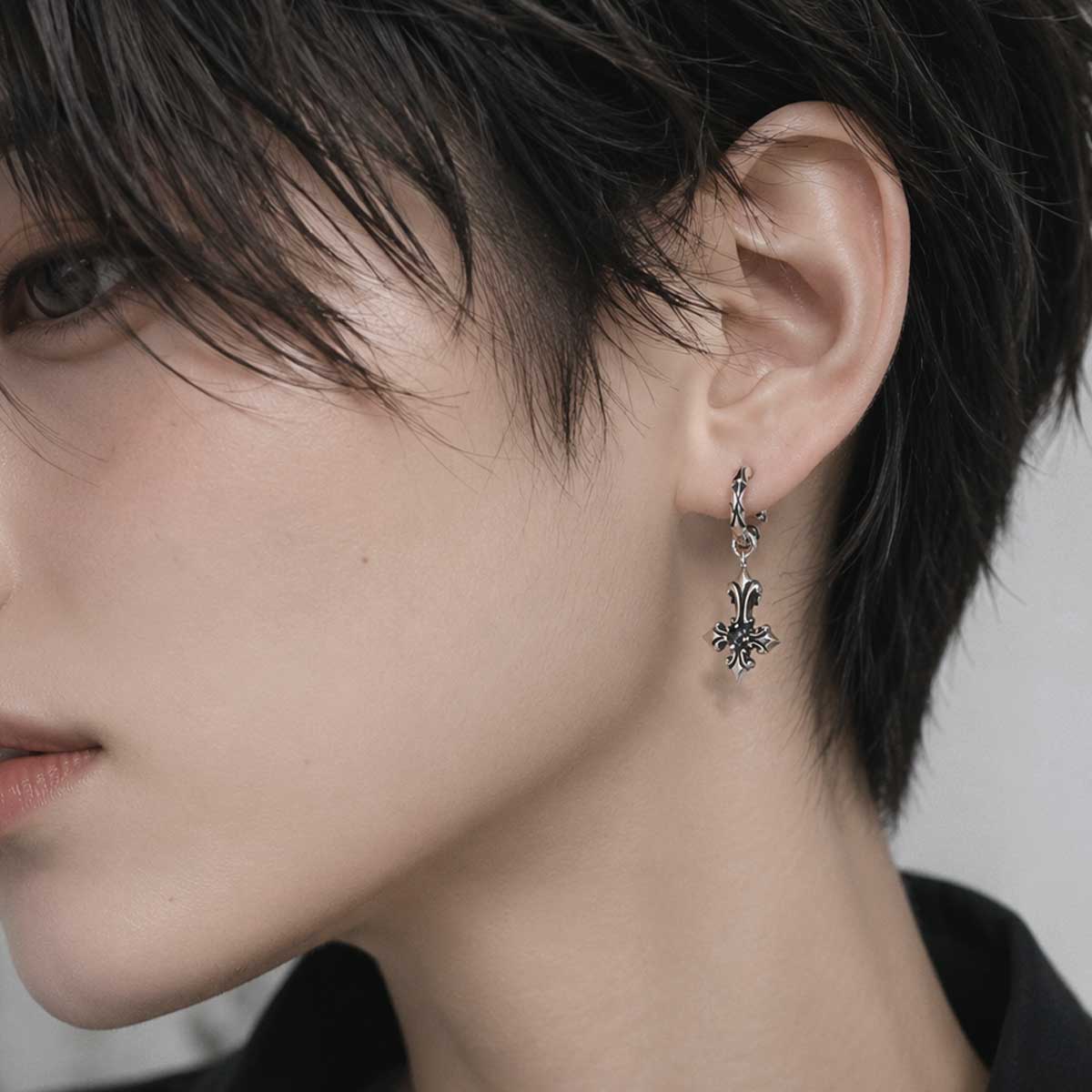 逆十字 デザイン チャーム シルバー 925 フープ ピアス【cooldust